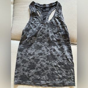 Athleta Momentum Tank